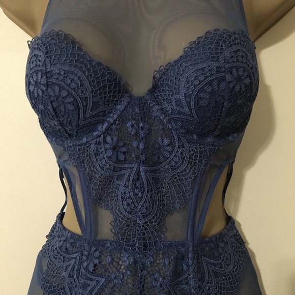 Victoria's Secret Very Sexy Corset Bustier. NWT - Picture 4 of 12